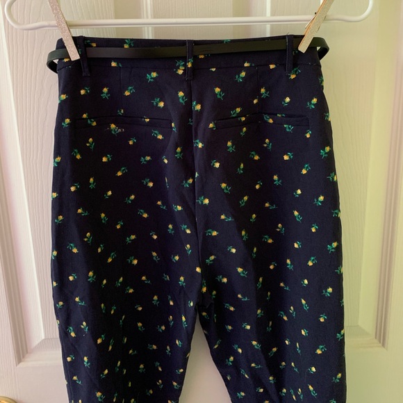 ⭐️2/25⭐️ High Rise Floral Trousers - Picture 3 of 3